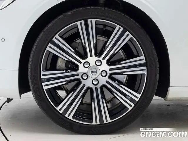 Volvo S90 2024 2.0 автомат (гидро), миниатюра 6 Volvo S90 2024 2.0 автомат (гидро), миниатюра 6