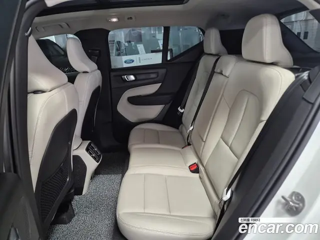 Volvo XC40 2025 2.0 автомат (гидро), миниатюра 11 Volvo XC40 2025 2.0 автомат (гидро), миниатюра 11