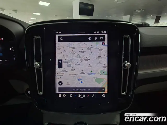 Volvo XC40 2025 2.0 автомат (гидро), миниатюра 12