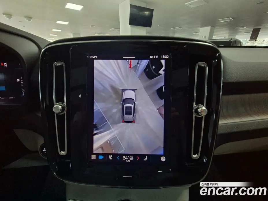 Volvo XC40 2025 2.0 автомат (гидро), фото 13 Volvo XC40 2025 2.0 автомат (гидро), фото 13