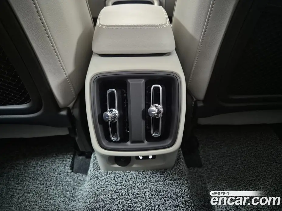 Volvo XC40 2025 2.0 автомат (гидро), фото 18 Volvo XC40 2025 2.0 автомат (гидро), фото 18