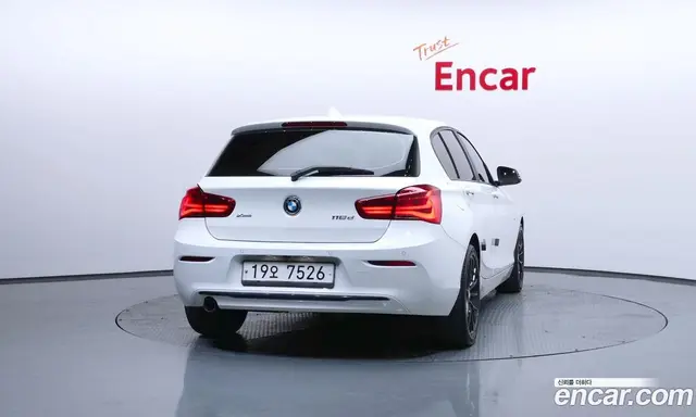 BMW 1 серия 2016 2.0 автомат (гидро), миниатюра 4