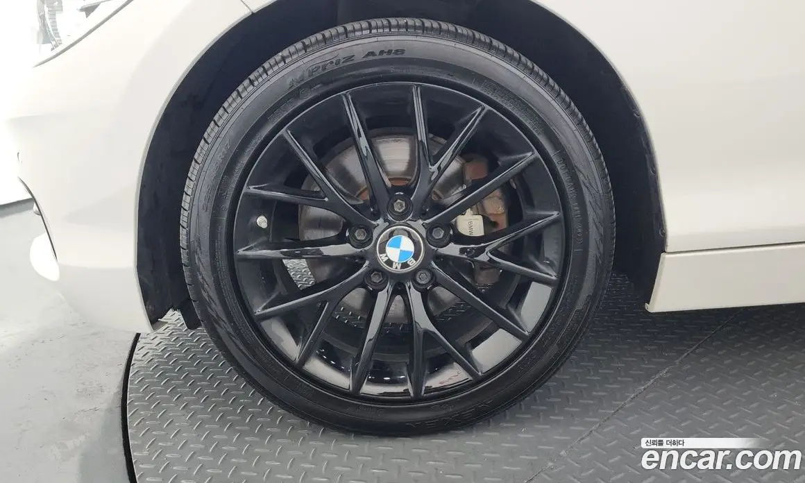 BMW 1 серия 2016 2.0 автомат (гидро), фото 5