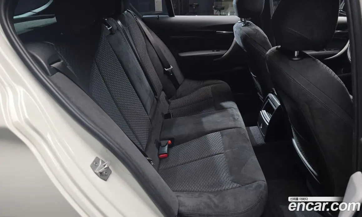 BMW 1 серия 2018 2.0 автомат (гидро), фото 12
