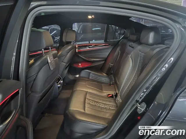 BMW 5 серия 2018 2.0 автомат (гидро), миниатюра 11 BMW 5 серия 2018 2.0 автомат (гидро), миниатюра 11