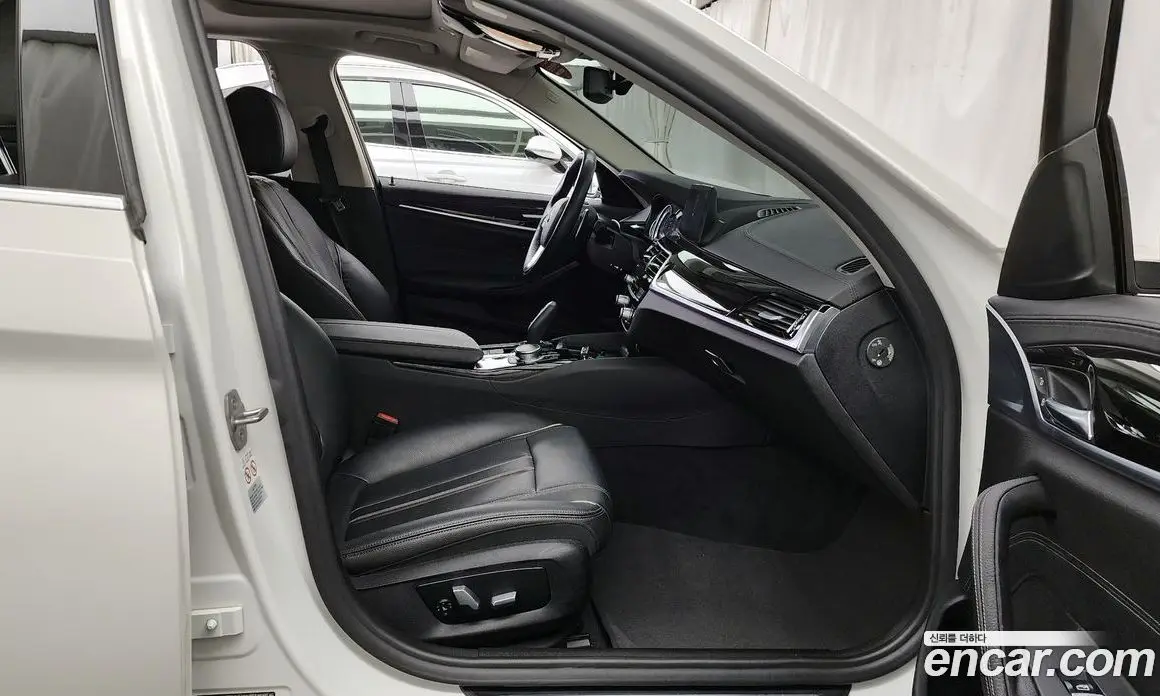 BMW 5 серия 2018 2.0 автомат (гидро), фото 17