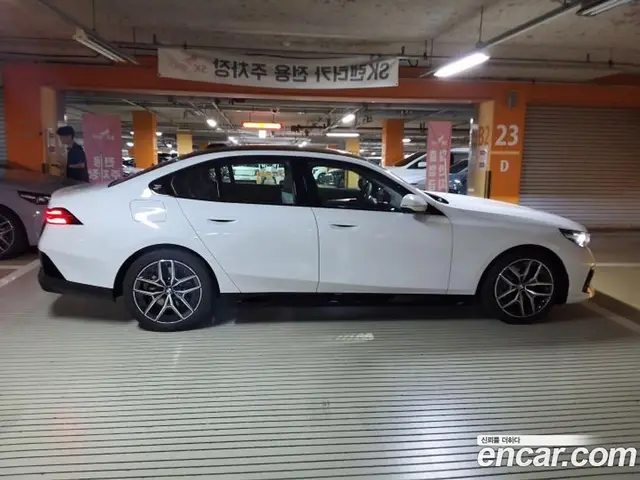 BMW 5 серия 2026 2.0 автомат (гидро), миниатюра 10 BMW 5 серия 2026 2.0 автомат (гидро), миниатюра 10