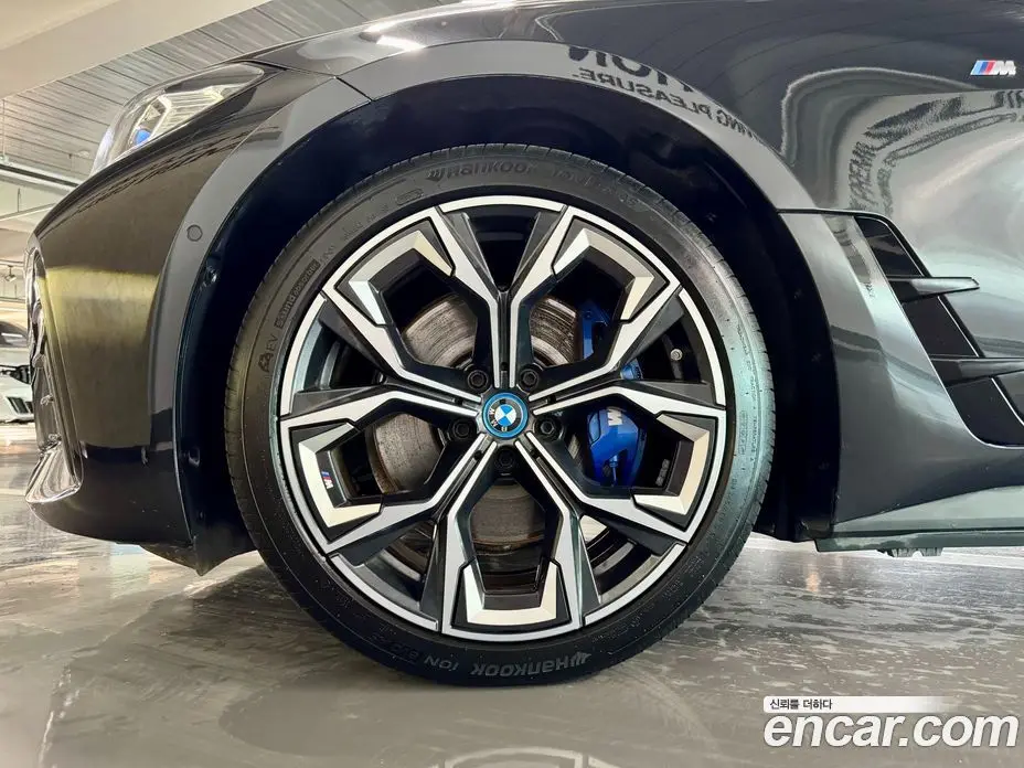 BMW i4 2023 автомат (гидро), фото 5