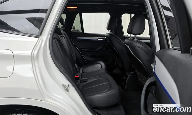 BMW X1 2016 2.0 автомат (гидро), миниатюра 11