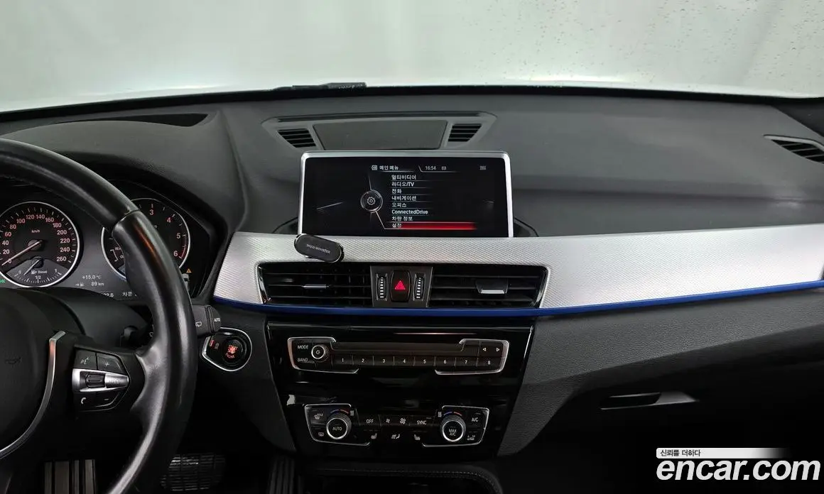 BMW X1 2016 2.0 автомат (гидро), фото 13