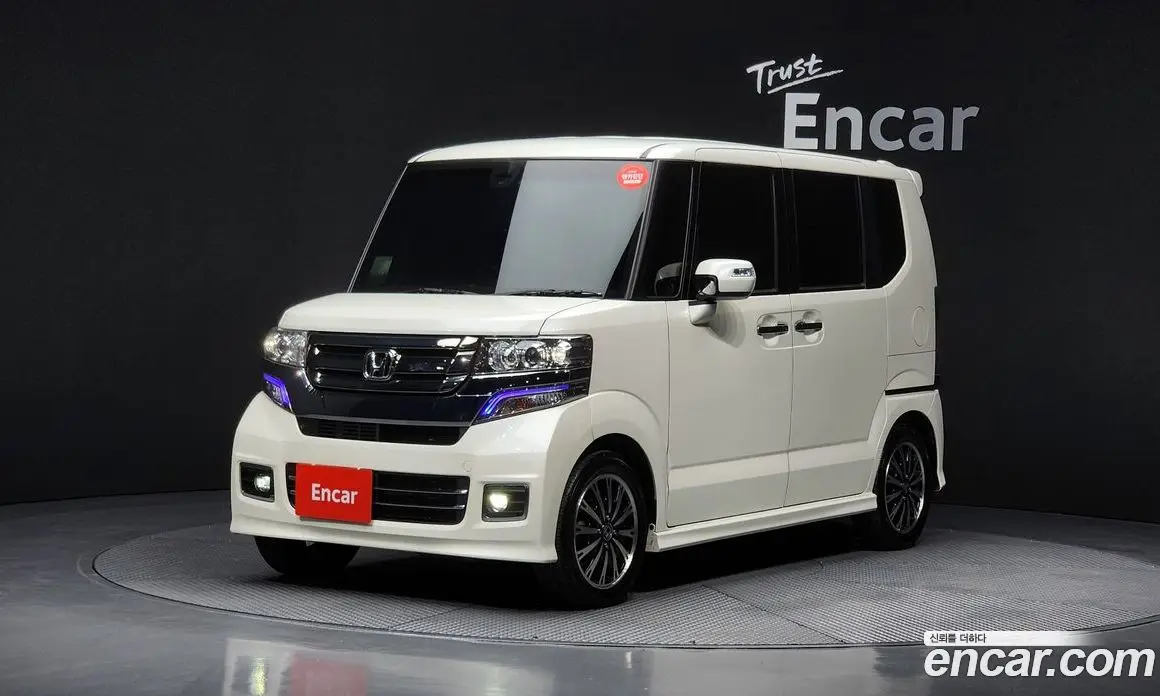 Honda N-BOX 2016 0.7 автомат (гидро), фото 1 Honda N-BOX 2016 0.7 автомат (гидро), фото 1