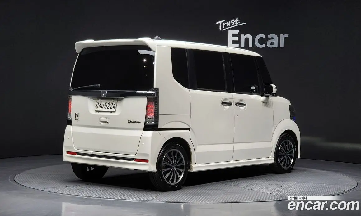 Honda N-BOX 2016 0.7 автомат (гидро), фото 2 Honda N-BOX 2016 0.7 автомат (гидро), фото 2