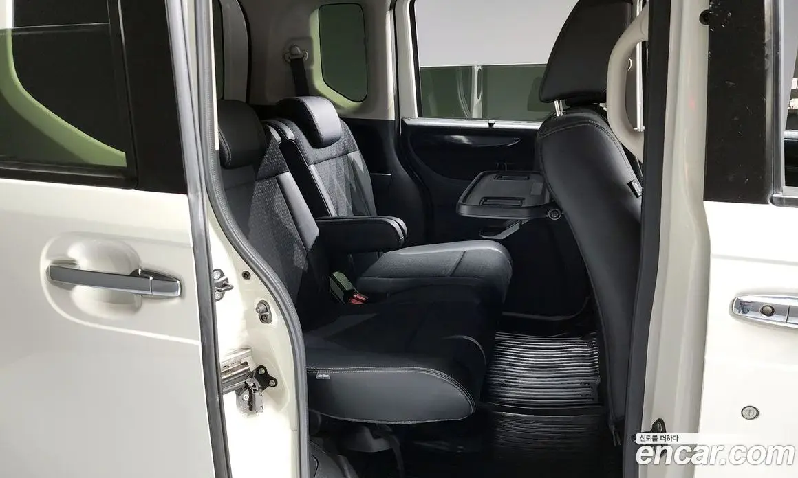 Honda N-BOX 2016 0.7 автомат (гидро), фото 11 Honda N-BOX 2016 0.7 автомат (гидро), фото 11