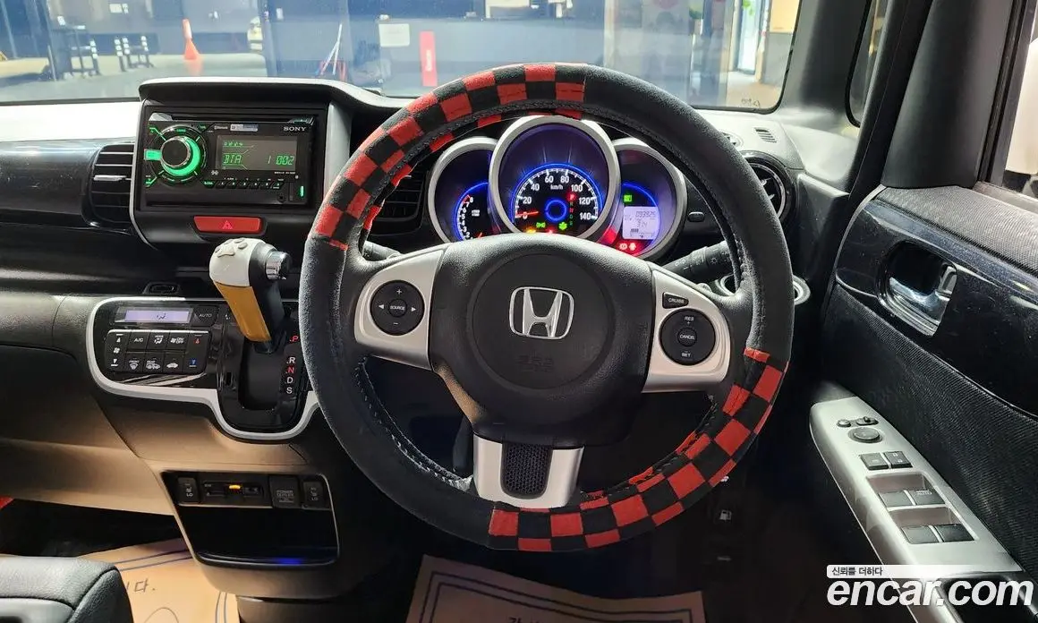 Honda N-BOX 2016 0.7 автомат (гидро), фото 14 Honda N-BOX 2016 0.7 автомат (гидро), фото 14