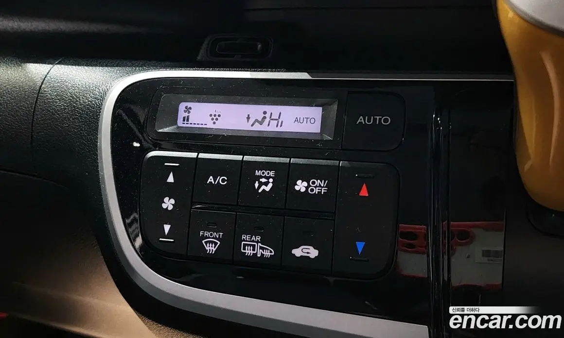 Honda N-BOX 2016 0.7 автомат (гидро), фото 15 Honda N-BOX 2016 0.7 автомат (гидро), фото 15