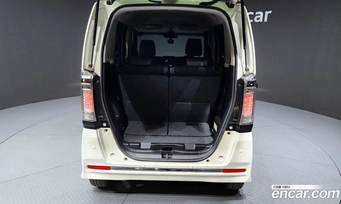 Honda N-BOX 2016 0.7 автомат (гидро), фото 20 Honda N-BOX 2016 0.7 автомат (гидро), фото 20