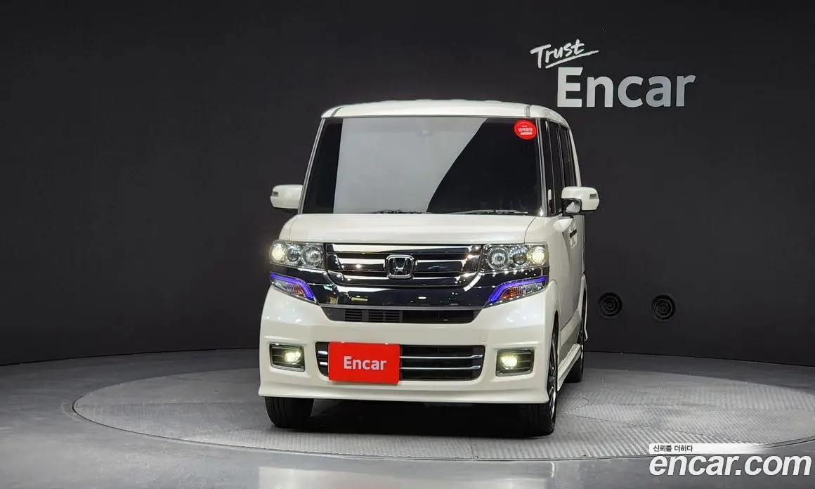 Honda N-BOX 2016 0.7 автомат (гидро), фото 3 Honda N-BOX 2016 0.7 автомат (гидро), фото 3