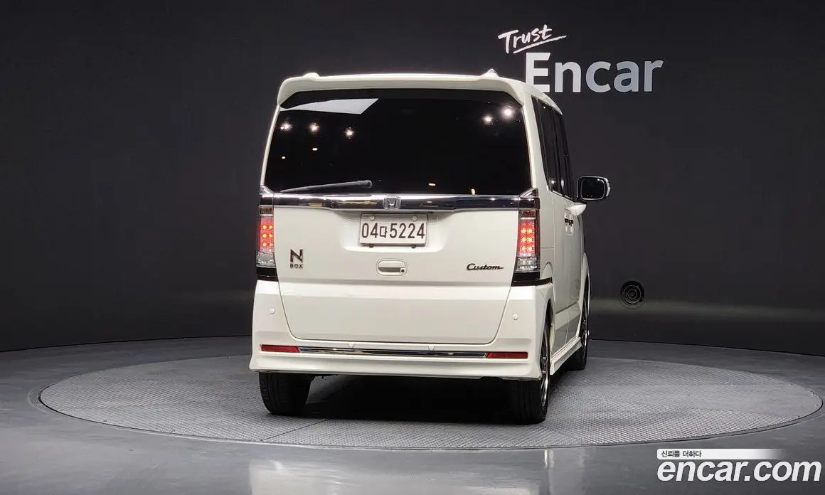 Honda N-BOX 2016 0.7 автомат (гидро), фото 4 Honda N-BOX 2016 0.7 автомат (гидро), фото 4