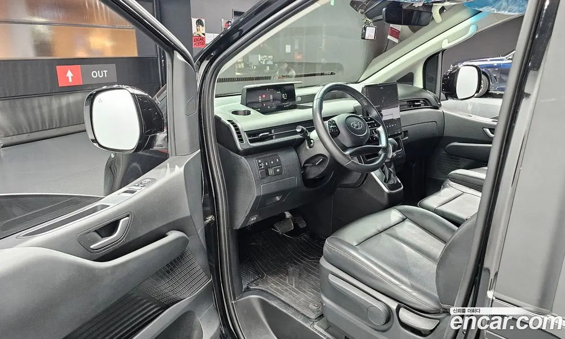 Hyundai Staria 2022 2.2 автомат (гидро), фото 13