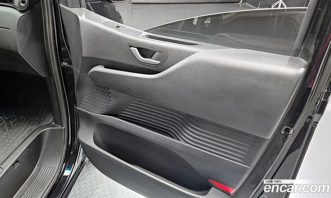 Hyundai Staria 2022 2.2 автомат (гидро), фото 15