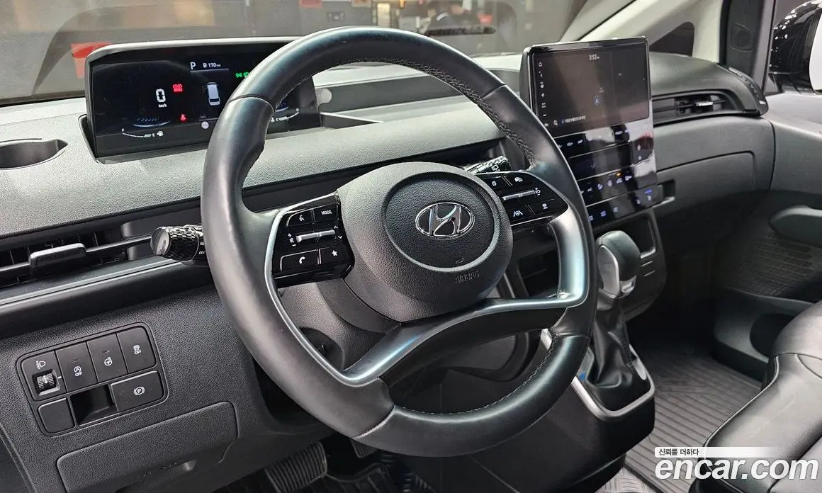Hyundai Staria 2022 2.2 автомат (гидро), фото 19