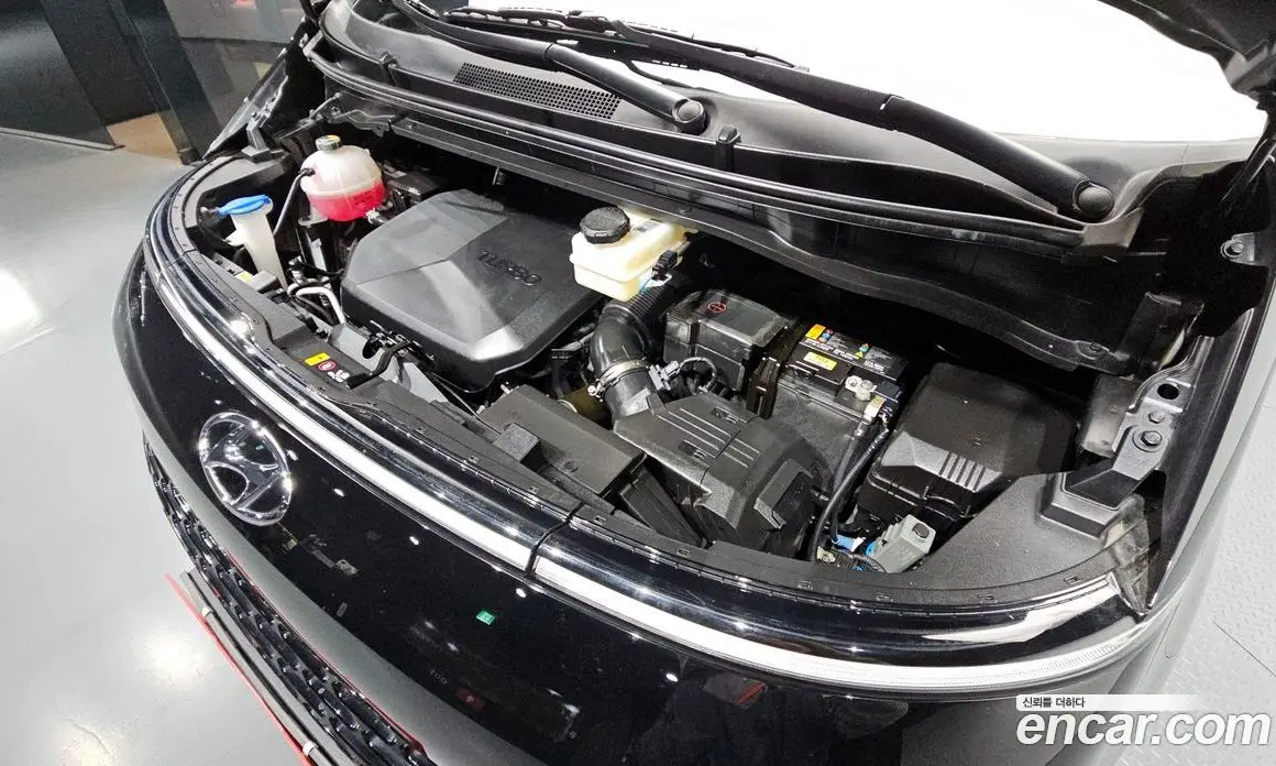 Hyundai Staria 2022 2.2 автомат (гидро), фото 6