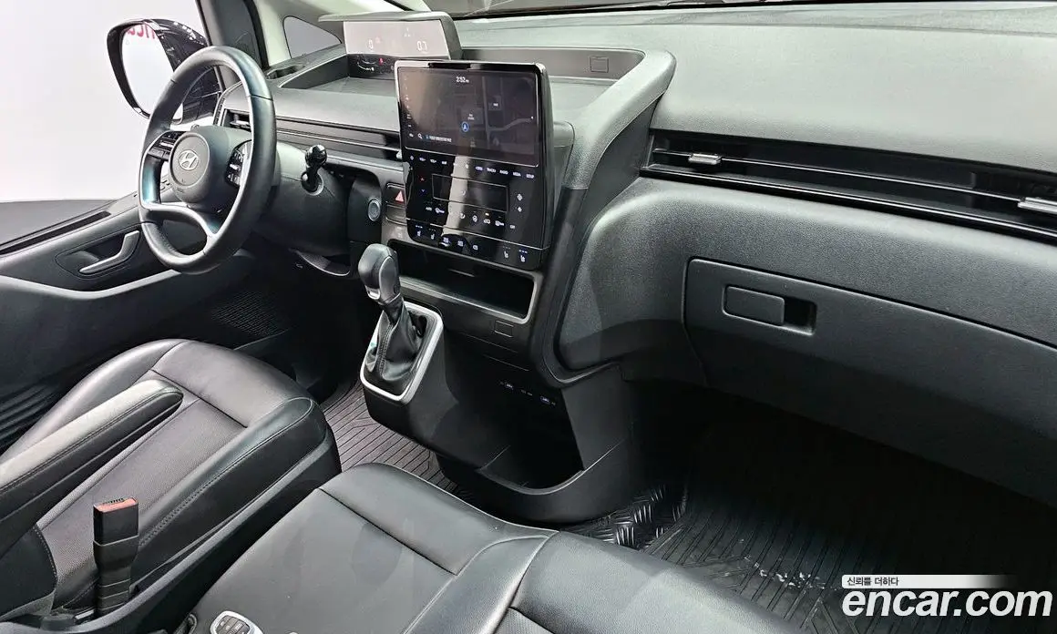 Hyundai Staria 2022 2.2 автомат (гидро), фото 10