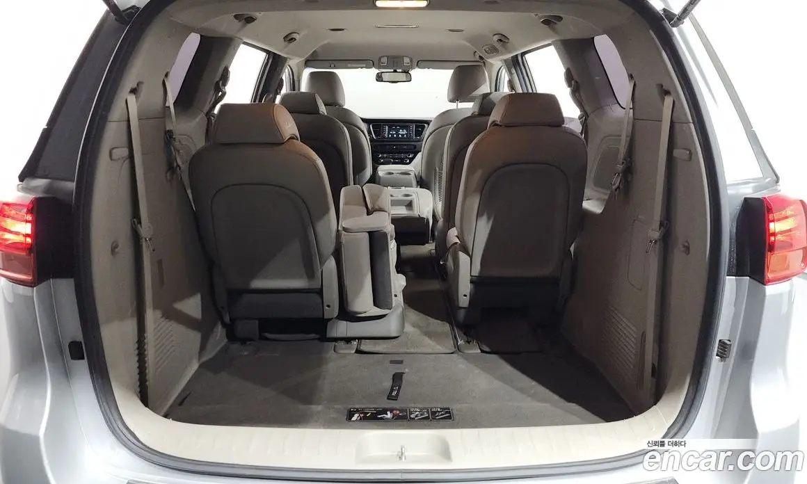 Kia Carnival 2020 2.2 автомат (гидро), фото 23
