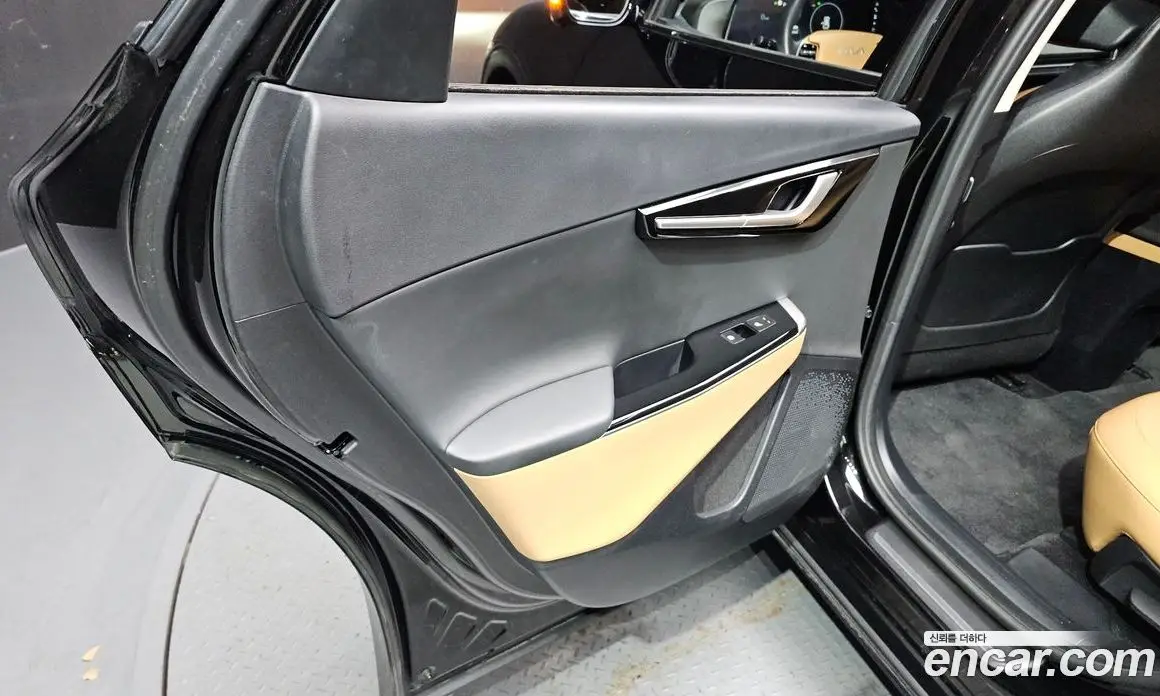 Kia EV6 2023 0.1 автомат (гидро), фото 15