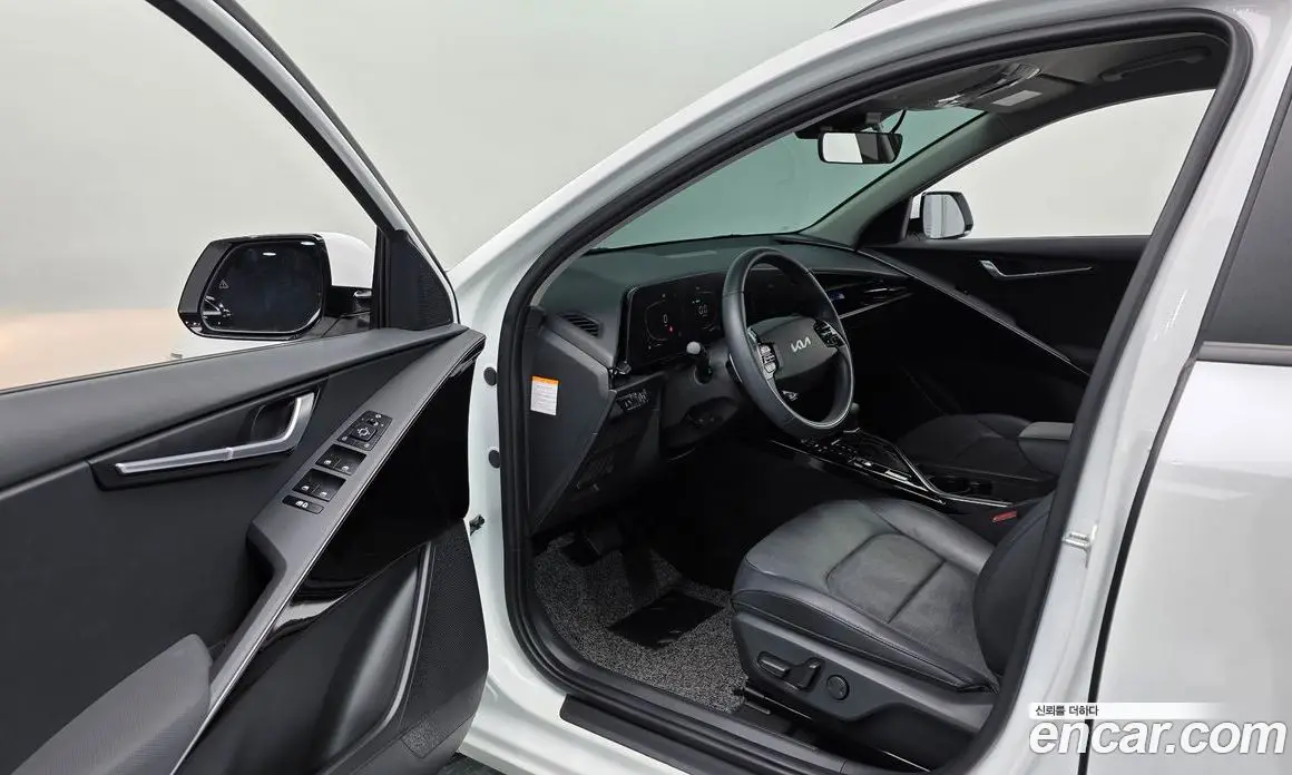 Kia Niro 2022 1.6 автомат (гидро), фото 13
