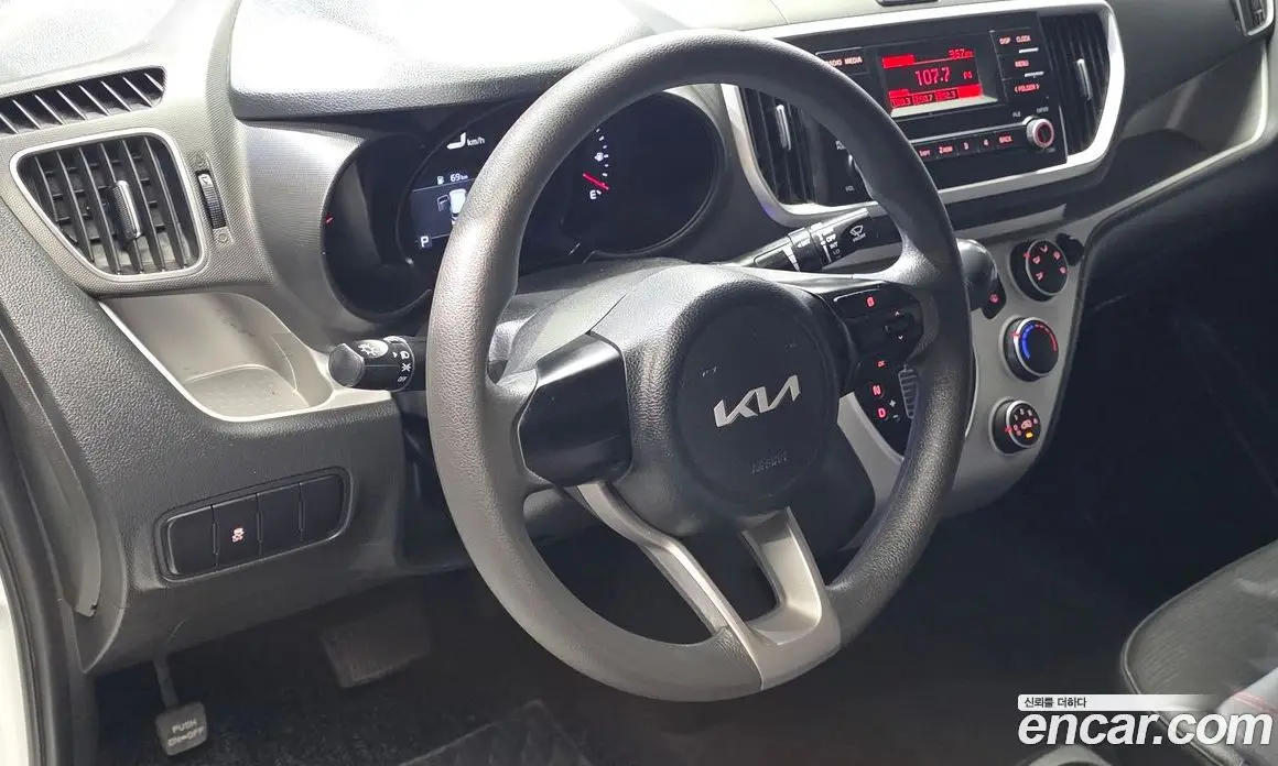 Kia Ray 2022 1.0 автомат (гидро), фото 19