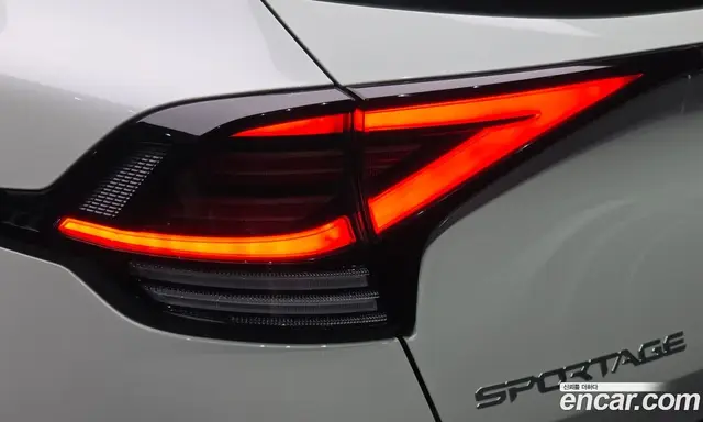 Kia Sportage 2022 1.6 автомат (гидро), миниатюра 8