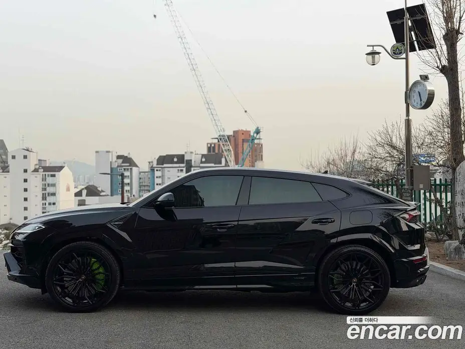 Lamborghini Urus 2026 4.0 автомат (гидро), фото 3 Lamborghini Urus 2026 4.0 автомат (гидро), фото 3