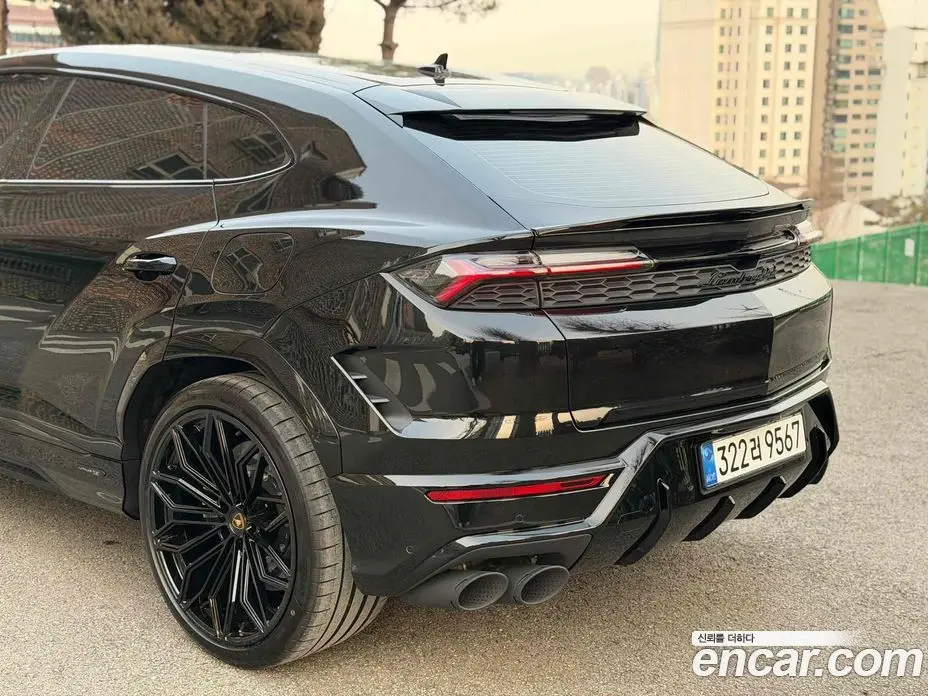 Lamborghini Urus 2026 4.0 автомат (гидро), фото 4 Lamborghini Urus 2026 4.0 автомат (гидро), фото 4