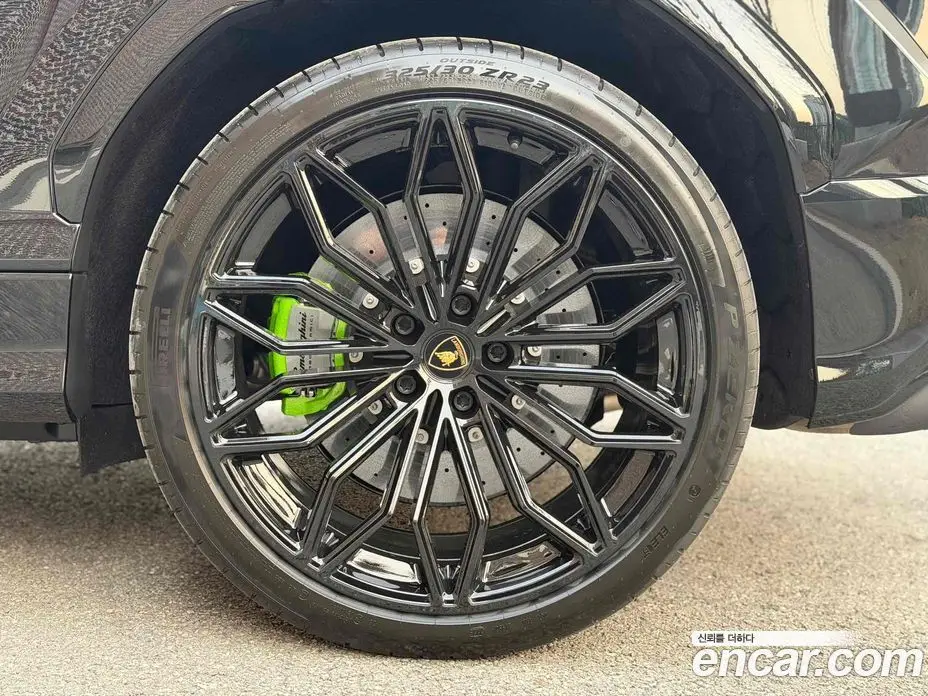 Lamborghini Urus 2026 4.0 автомат (гидро), фото 6 Lamborghini Urus 2026 4.0 автомат (гидро), фото 6