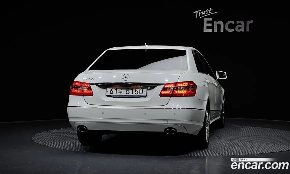 Mercedes-Benz E-Class 2011 3.5 автомат (гидро), фото 4