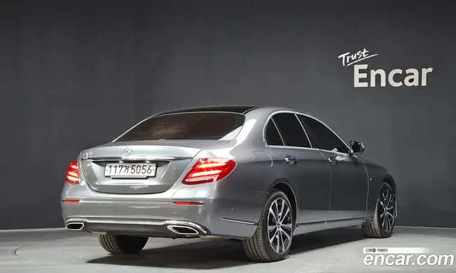 Mercedes-Benz E-Class 2019 2.0 автомат (гидро), миниатюра 2
