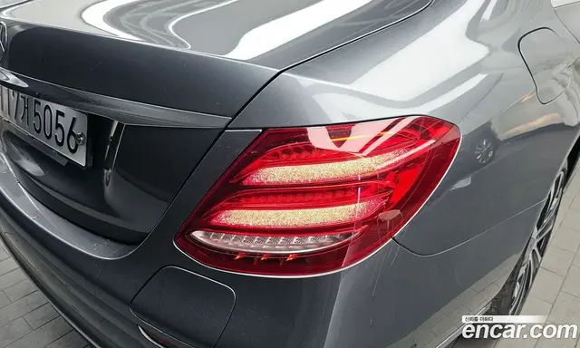 Mercedes-Benz E-Class 2019 2.0 автомат (гидро), миниатюра 9