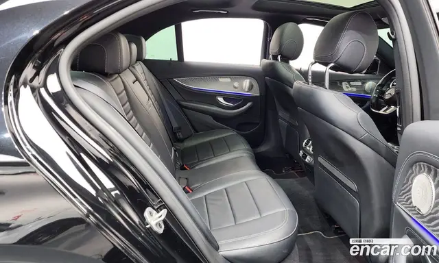 Mercedes-Benz E-Class 2022 2.0 автомат (гидро), миниатюра 12