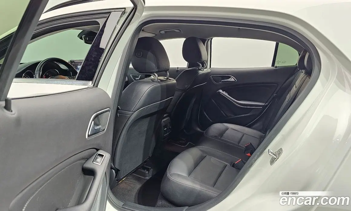 Mercedes-Benz GLA-Class 2018 2.0 автомат (гидро), фото 17