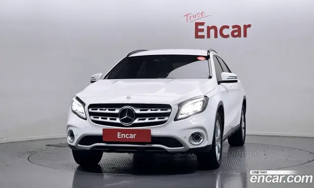 Mercedes-Benz GLA-Class 2018 2.0 автомат (гидро), миниатюра 3