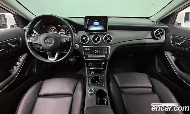 Mercedes-Benz GLA-Class 2018 2.0 автомат (гидро), миниатюра 10