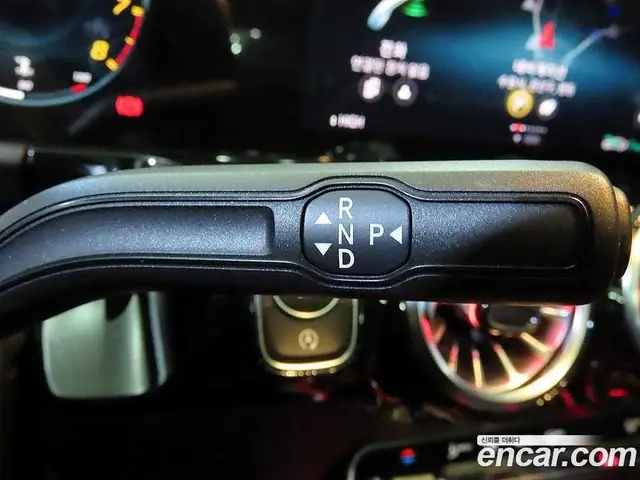 Mercedes-Benz GLA-Class 2022 2.0 автомат (гидро), миниатюра 11
