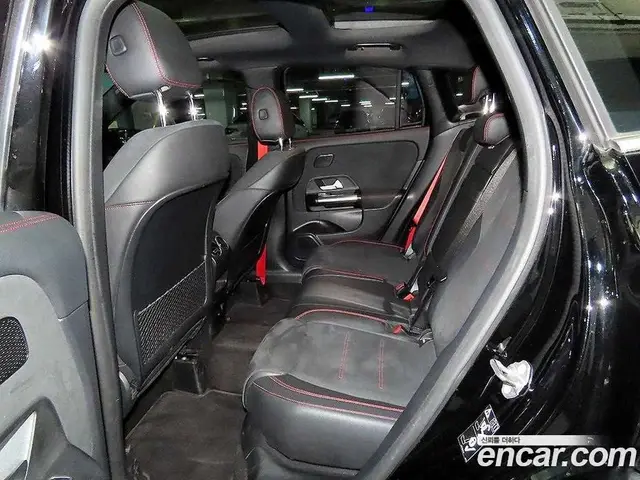 Mercedes-Benz GLA-Class 2022 2.0 автомат (гидро), миниатюра 6