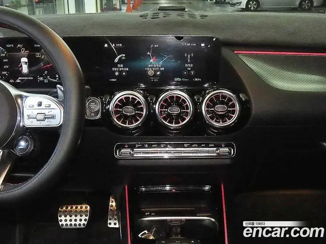 Mercedes-Benz GLA-Class 2022 2.0 автомат (гидро), миниатюра 10