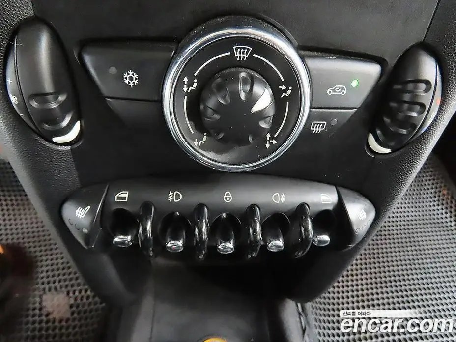 Mini Cooper 2010 1.6 автомат (гидро), фото 16 Mini Cooper 2010 1.6 автомат (гидро), фото 16