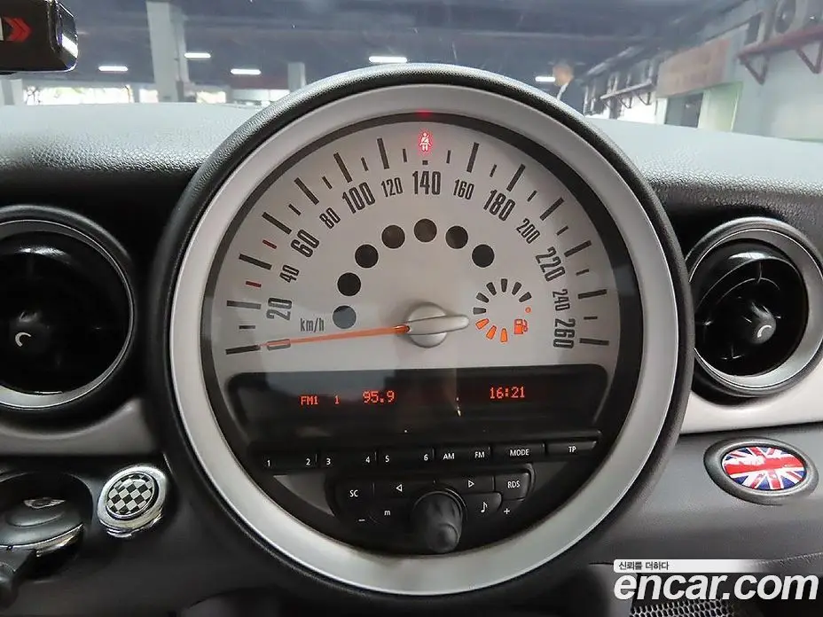 Mini Cooper 2010 1.6 автомат (гидро), фото 18 Mini Cooper 2010 1.6 автомат (гидро), фото 18