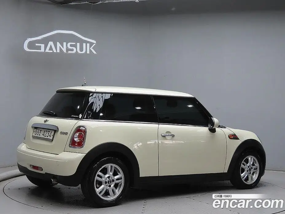 Mini Cooper 2010 1.6 автомат (гидро), фото 4 Mini Cooper 2010 1.6 автомат (гидро), фото 4