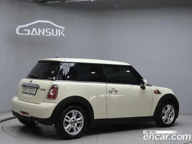 Mini Cooper 2010 1.6 автомат (гидро), миниатюра 4 Mini Cooper 2010 1.6 автомат (гидро), миниатюра 4