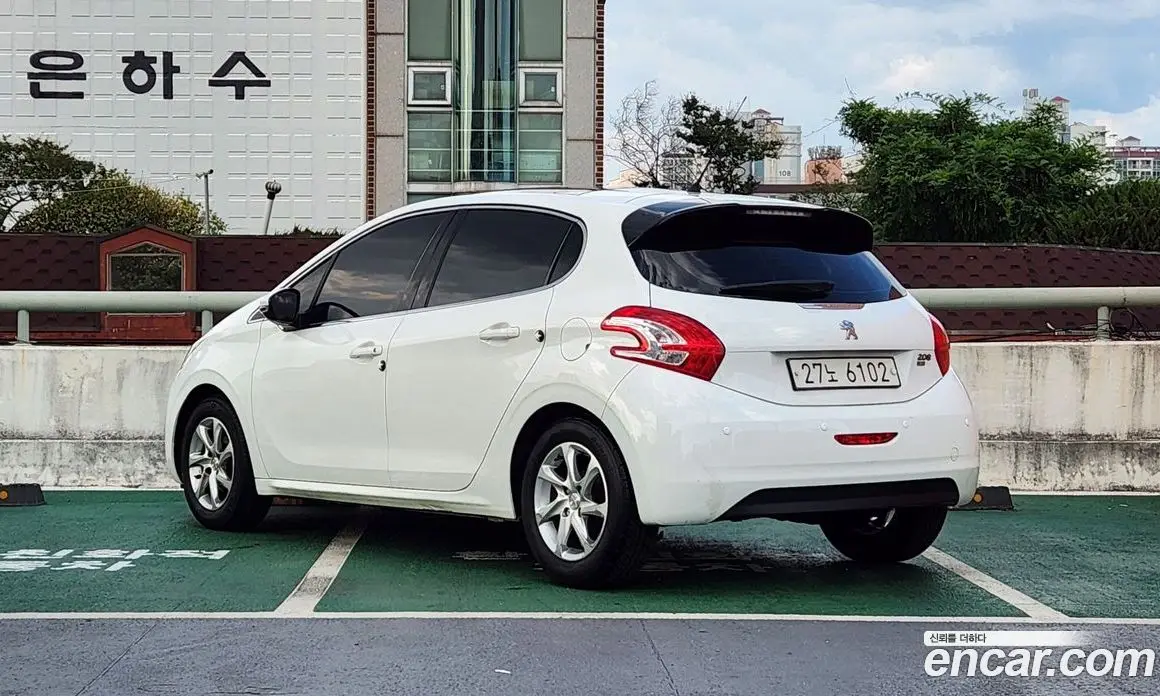 Peugeot 208 2013 1.4 автомат (гидро), фото 2 Peugeot 208 2013 1.4 автомат (гидро), фото 2